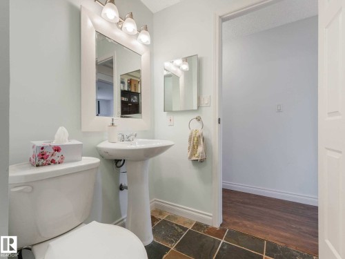 317 Kline Crescent, Edmonton, AB - Indoor Photo Showing Bathroom