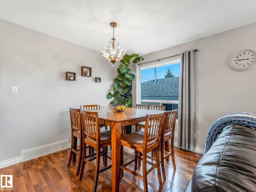 317 Kline Crescent, Edmonton, AB - Indoor Photo Showing Dining Room