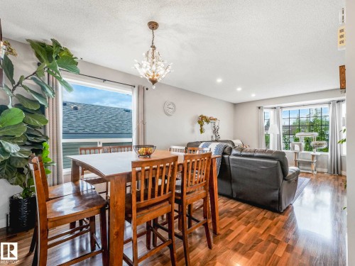 317 Kline Crescent, Edmonton, AB - Indoor Photo Showing Dining Room