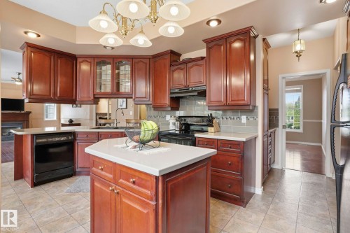 7 J. Brown Place, Leduc, AB - Indoor Photo Showing Kitchen