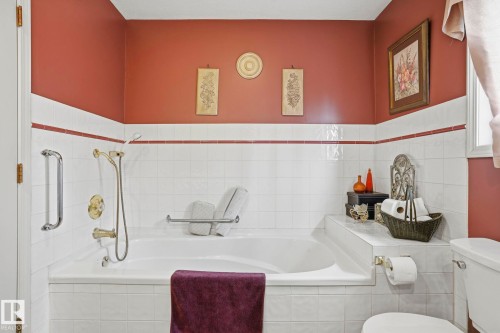 7 J. Brown Place, Leduc, AB - Indoor Photo Showing Bathroom