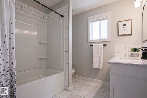 53 Newport Crescent, St. Albert, AB - Indoor Photo Showing Bathroom