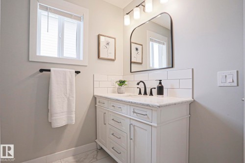 53 Newport Crescent, St. Albert, AB - Indoor Photo Showing Bathroom
