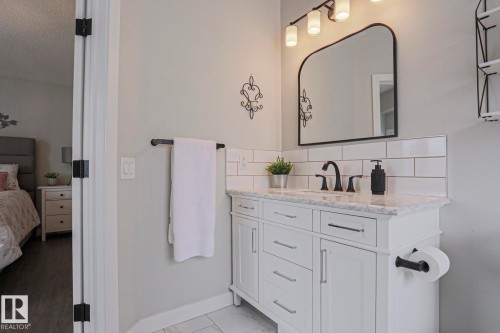 53 Newport Crescent, St. Albert, AB - Indoor Photo Showing Bathroom