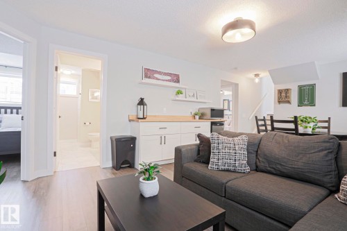 53 Newport Crescent, St. Albert, AB - Indoor Photo Showing Living Room