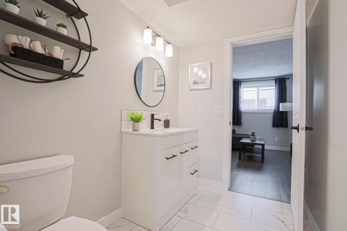 53 Newport Crescent, St. Albert, AB - Indoor