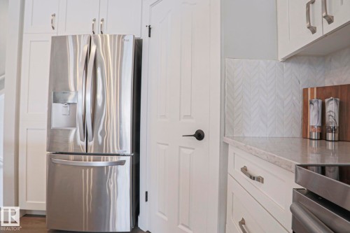 53 Newport Crescent, St. Albert, AB - Indoor Photo Showing Kitchen With Stainless Steel Kitchen
