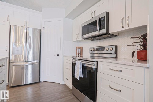 53 Newport Crescent, St. Albert, AB - Indoor Photo Showing Kitchen With Stainless Steel Kitchen