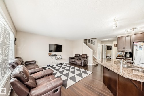 625 56 Street, Edmonton, AB - Indoor