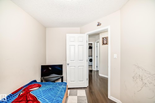 625 56 Street, Edmonton, AB - Indoor Photo Showing Bedroom