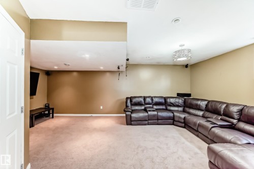 625 56 Street, Edmonton, AB - Indoor