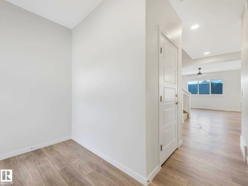 20723 24 Avenue, Edmonton, AB - Indoor Photo Showing Other Room