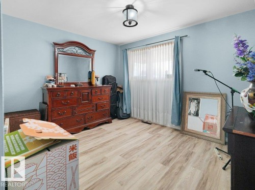 6324 132 Avenue, Edmonton, AB - Indoor Photo Showing Bedroom