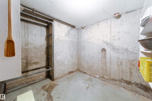 Image quality insufficient for description - 8509 39B Avenue, Edmonton, AB - Indoor