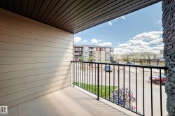 Private outdoor balcony with concrete flooring - 