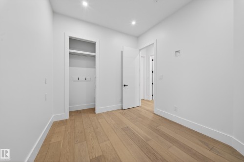 4464 Suzanna Crescent, Edmonton, AB - Indoor Photo Showing Other Room