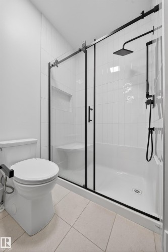 4464 Suzanna Crescent, Edmonton, AB - Indoor Photo Showing Bathroom