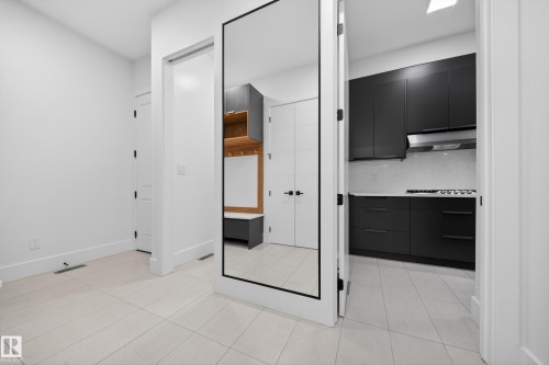 4464 Suzanna Crescent, Edmonton, AB - Indoor Photo Showing Other Room