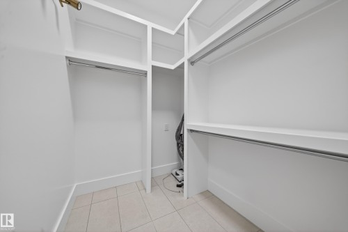 4464 Suzanna Crescent, Edmonton, AB - Indoor