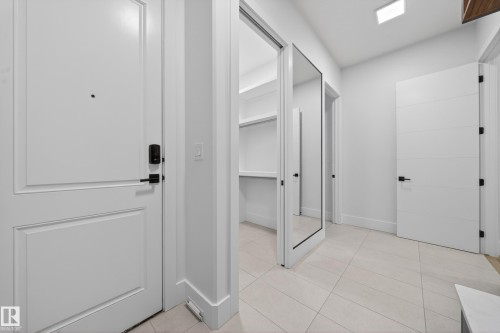 4464 Suzanna Crescent, Edmonton, AB - Indoor Photo Showing Other Room