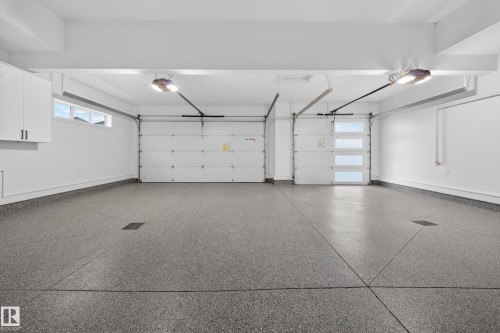 4464 Suzanna Crescent, Edmonton, AB - Indoor Photo Showing Garage