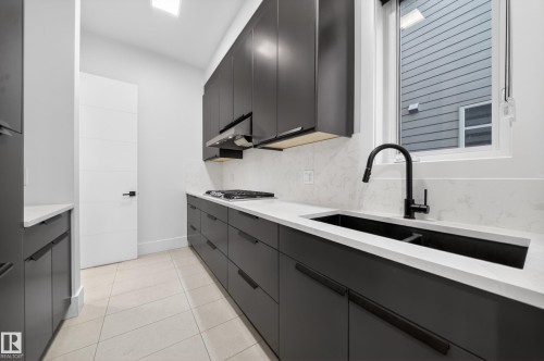 4464 Suzanna Crescent, Edmonton, AB - Indoor Photo Showing Kitchen With Double Sink