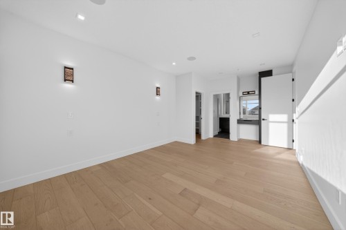 4464 Suzanna Crescent, Edmonton, AB - Indoor Photo Showing Other Room