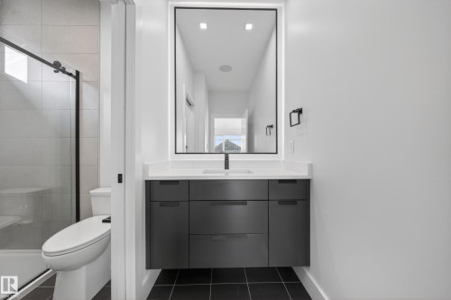 4464 Suzanna Crescent, Edmonton, AB - Indoor Photo Showing Bathroom