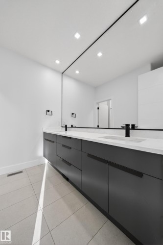 4464 Suzanna Crescent, Edmonton, AB - Indoor