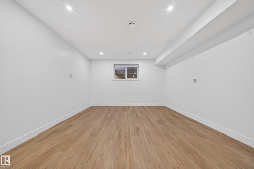 4464 Suzanna Crescent, Edmonton, AB - Indoor Photo Showing Other Room