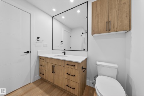 4464 Suzanna Crescent, Edmonton, AB - Indoor Photo Showing Bathroom