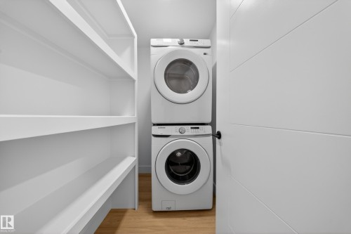4464 Suzanna Crescent, Edmonton, AB - Indoor Photo Showing Laundry Room