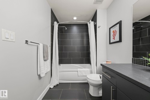 306 10611 117 Street, Edmonton, AB - Indoor Photo Showing Bathroom