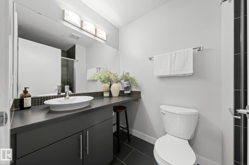 306 10611 117 Street, Edmonton, AB - Indoor Photo Showing Bathroom