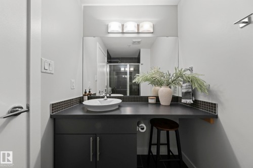 306 10611 117 Street, Edmonton, AB - Indoor Photo Showing Bathroom