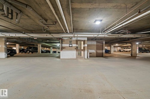 306 10611 117 Street, Edmonton, AB - Indoor Photo Showing Garage