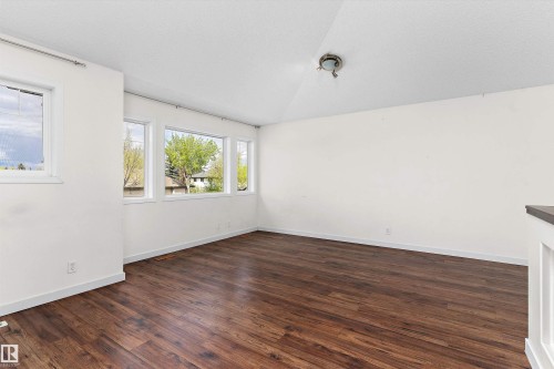 583 Leger Way, Edmonton, AB - Indoor Photo Showing Other Room