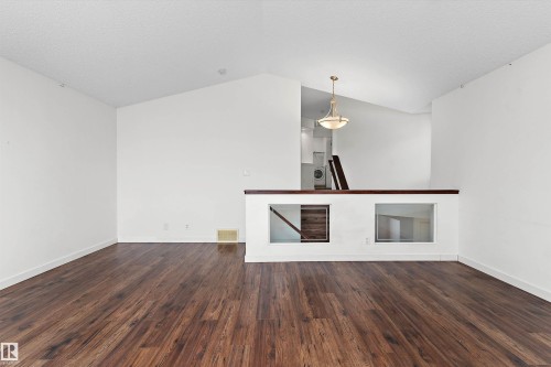 583 Leger Way, Edmonton, AB - Indoor Photo Showing Other Room