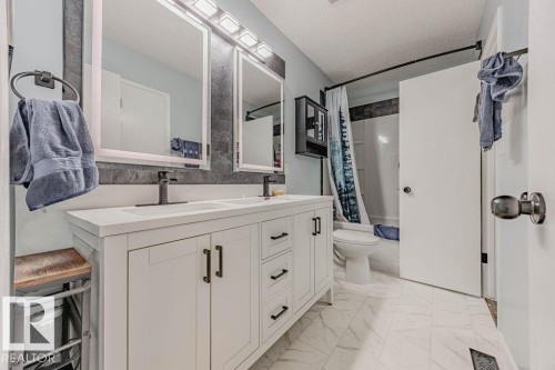 44 Wellington Crescent, Spruce Grove, AB - Indoor Photo Showing Bathroom