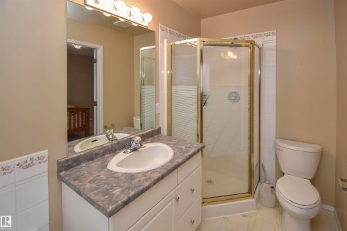 4112 37A Avenue, Edmonton, AB - Indoor Photo Showing Bathroom
