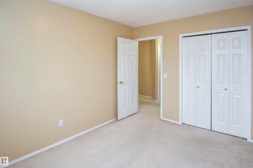 4112 37A Avenue, Edmonton, AB - Indoor