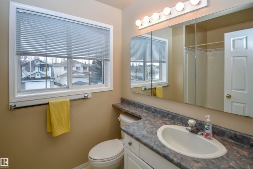 4112 37A Avenue, Edmonton, AB - Indoor Photo Showing Bathroom