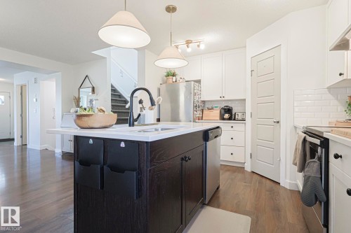 8952 218 Street, Edmonton, AB - Indoor Photo Showing Kitchen With Upgraded Kitchen