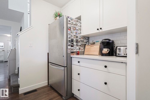 8952 218 Street, Edmonton, AB - Indoor