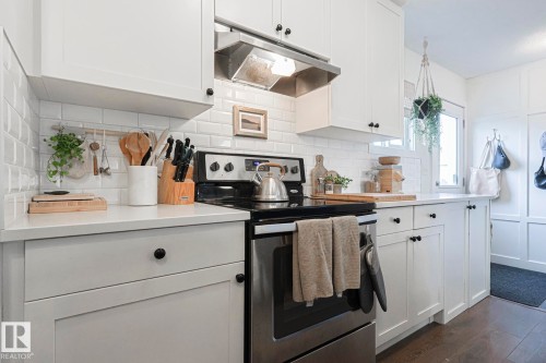 8952 218 Street, Edmonton, AB - Indoor Photo Showing Kitchen