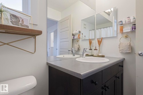 8952 218 Street, Edmonton, AB - Indoor Photo Showing Bathroom