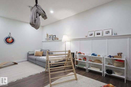 8952 218 Street, Edmonton, AB - Indoor