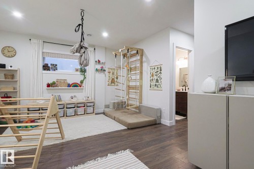 8952 218 Street, Edmonton, AB - Indoor