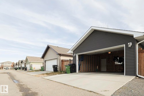 8952 218 Street, Edmonton, AB - Outdoor