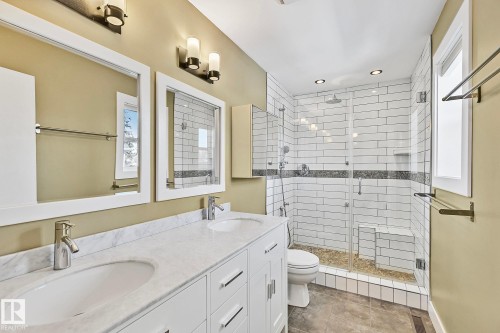 10823 130 Street, Edmonton, AB - Indoor Photo Showing Bathroom